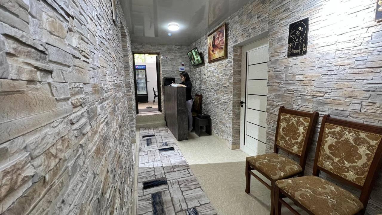 Hostel L&K Tashkent Esterno foto