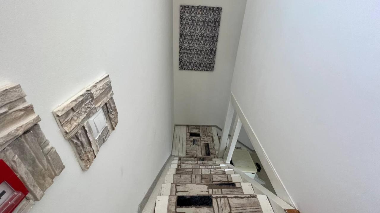 Hostel L&K Tashkent Esterno foto